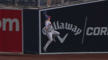 LAD@SD: Hernandez makes a leaping grab at the wall