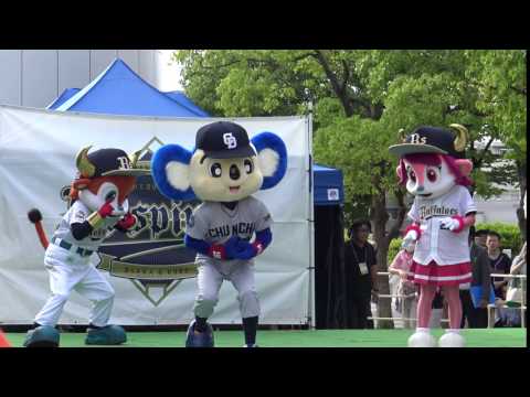 2016.06.08 ファンキー加藤の始球式を再現するドアラ