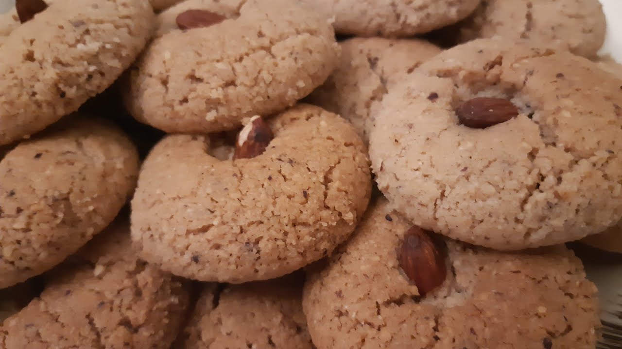 Gâteaux ou ghribas aux Noisettes🌰🌰🌰,Sans oeufs, Super bons 👌👌et Fondants dans la bouche, à Essayer.