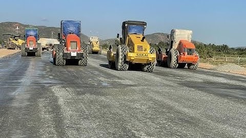 Hối hả thi công cao tốc Vĩnh Hảo -  Phan Thiết xuyên Tết Nhâm Dần