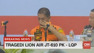 Kami Bukan Manusia Super, Kepala Tim Basarnas Menangis di Depan Keluarga Korban Lion Air JT-610