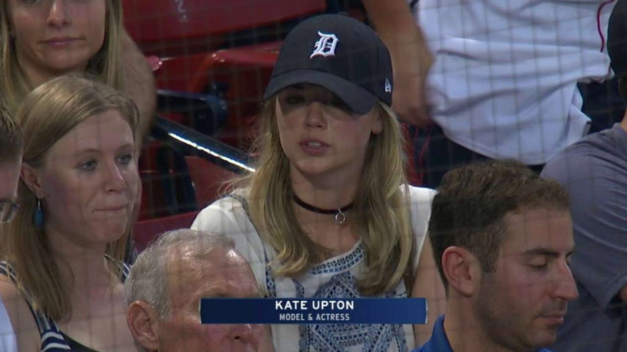 kate upton mets hat