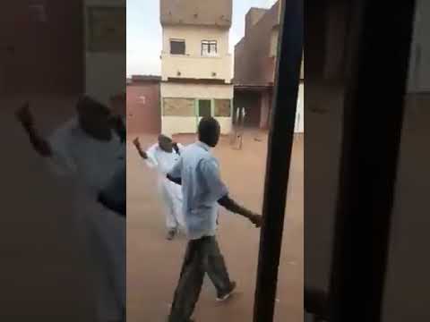 نعيب زماننا والعيب فينا وما لزماننا عيب سوانا ونهجوا ذا الزمان بغير ذنب ولو نطق الزمان لنا هجانا