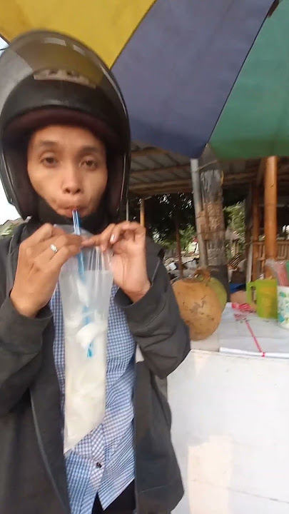 Air Kelapa Muda Murni Segar‼️ #dailyvlog #minum #kuliner #lombok #kelapamuda #alami #segar #enak