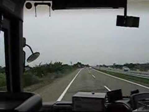 Highway Bus Scenery Nagaoka-Niigata Part3 ééè»çªãããªã®é«éãã¹ãã¼ã¸ã§ã³ã¿ãããªãã®ã§ãã This is the video of Highway Bus scenery in Japan, Niigata. é·å²¡ï¼æ°æ½éã®é«éãã¹ã®å·¦å´ã®ä¸çªåã®å¸­ãç¢ºä¿ãã¦ã²ãããæ®ãç¶ãã¾ããã ãã®Part3ã§ã¯é·å²¡JCTããä¸­ä¹å³¶è¦éICã¾ã§ãåé²ãã¦ãã¾ãã å°å³ãæ°æ½äº¤éã®Webãã¼ã¸ã«ããé«éãã¹æå»è¡¨ãªã©ãè¦ãªãããæ¥½ãã¿ä¸ããã ã²ãããå¹³éãç¸¦æ­ãã¾ããããã®Partã§ã¯æ¬¡ã®ãããªè¦ã©ãããããã¾ã1:48 é·å²¡åãã¹å (Nagaoka-Kita Bus Stop) 5:17 ä¿¡æ¿å·æ© (Shinano River Bridge) 7:52 ä¸­ä¹å³¶è¦éIC (Nakanoshima-Mitsuke IC) â»æ®å½±ã«ä½¿ç¨ããã«ã¡ã©ã1åããã3åã¾ã§ã¨ããå¶éãããããã2ï½3åã«1åº¦ãåãæ¿ããããã¾ããæ­¢ã¾ã£ããããã«æ®å½±åéãç¹°ãè¿ãã¦ãã¾ãã®ã§ãæ°ã«ããã«ãè¦§ä¸ããã â»ããã©ã«ããµã¤ãºã§ã¯ç»åãæ±ãã®ã§ãå³ä¸ã®äºéã®åè§ãã¿ã³ãæ¼ãã¦å°ãããµã¤ãºã§é²è¦§ãããã¨ããããããã¾ãã â»ãã¹å¥½ããªæ¹ã®éã¾ããªã©ã§ã®ä¸æ ã¯ãèªç±ã«ã©ãããä½ããç¡æ­ã§åç·¨éãããã®ã¯ ç¦æ­¢ã¨ããã¦ããã ãã¾ãã Part4ã¯ãã¡ãã§ãã jp.youtube.com Part2ã¯ãã¡ãã§ãã jp.youtube.com ãã®ãããªã®æåã®Partã¯ãã¡ãã§ãã jp.youtube.com