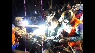 Hell's Gate 2013: arrivo di Ben Hemingway sull'Hell's Peak.wmv