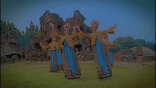 Tari Jaleuleu x Mojang Priangan by Kirana Abhinaya