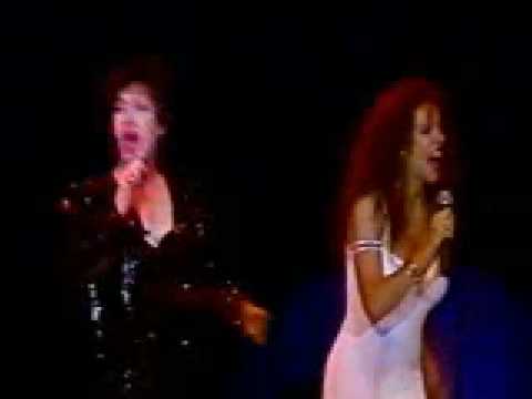 Lolita Torres y Patricia Sosa interpretan "Canta"