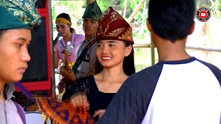 Senyuman Rohana membuat penyawer makin lengket_Temu karya 05 cilokaq sasak lombok