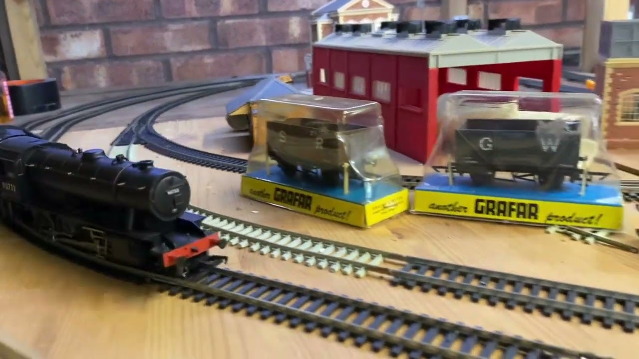 Bachmann Branchline 32-257A WD Austerity 2-8-0 90732 "Vulcan" in BR black with early emblem