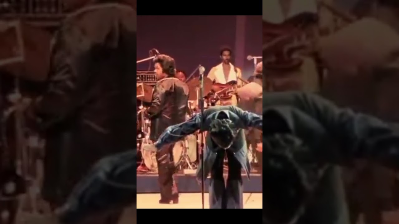 The one and only James Brown! Who did the splits better than the Godfather of Soul? 🕺🏾🎶
