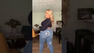 ✅ Jaimie Smiles Popular Social Media Influencer and Model | Body Positivity | Plus Size Model Body