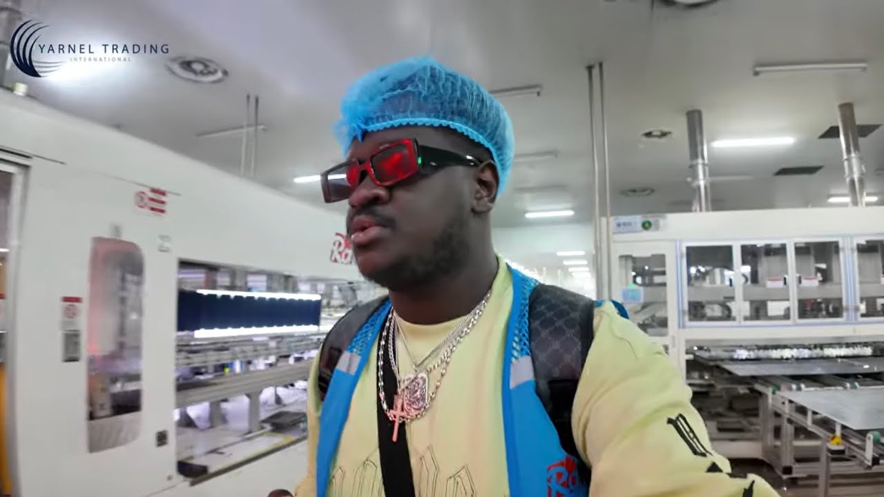 Je visite une usine qui fait des panneaux solaires, c'est incroyable.