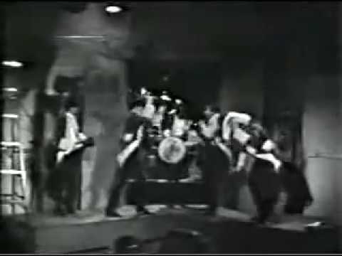 Paul Revere & the Raiders - Steppin' Out (Robin Se...