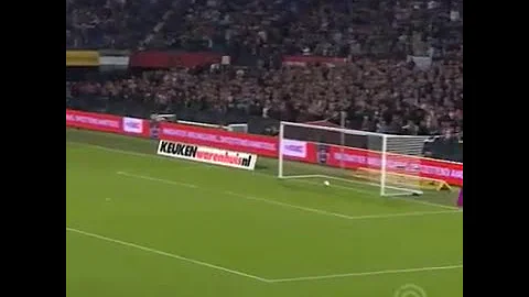 PAPPERA ALLUCINANTE DEL PORTIRE DEL FEYENOORD BRAD JONES