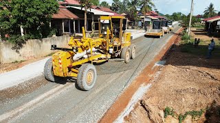 Motor Grader Spreading Gravel Build Foundation Road, Best Machnes Construction Road