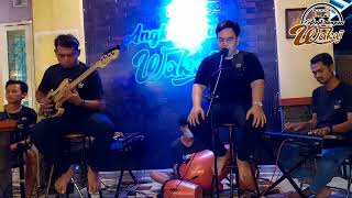 Video-Miniaturansicht von „BANYU LARANGAN (Bung Rendy)-Team Live music Angkringan Wakaji || Voc : Gilang s.“