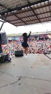 Makhadzi Performing Halwa at Thohoyandou THAVHANI Mall