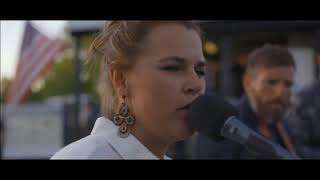 Video thumbnail of "Mia Skäringer & Jill Johnson - Lay Me Down (Jills veranda)"