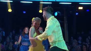 Harry Jowsey \& Alyson Hannigan’s A Celebration of Taylor Swift Relay Dance – Dancing with the Stars