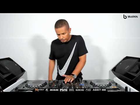 Live Stream W/ Silyvi