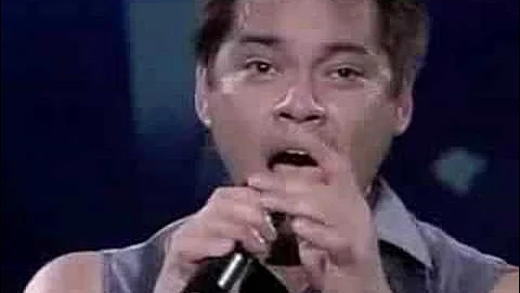 Kahit Isang Saglit - MARTIN NIEVERA (Live Concert)