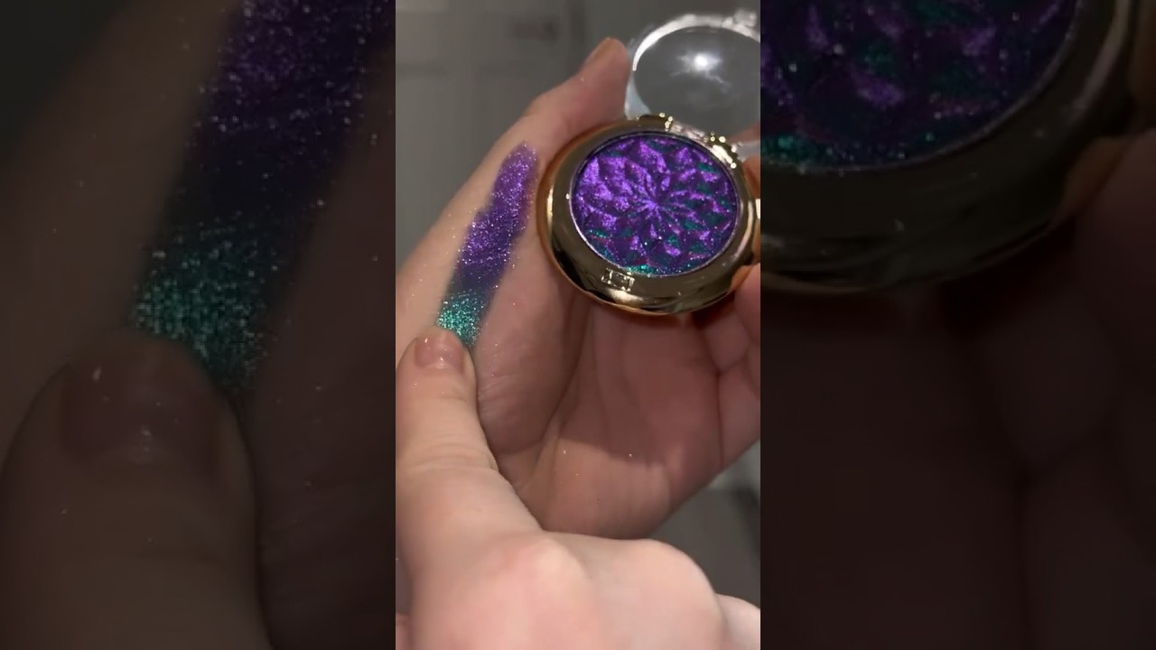 Blue purple eyeshadow 😍 