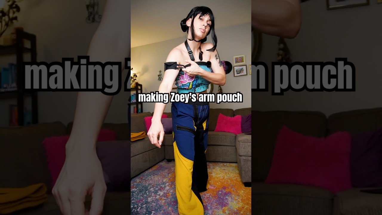 👀 the little details make a HUGE difference 👀 #kpopdemonhunters #zoeycosplay #thriftflip