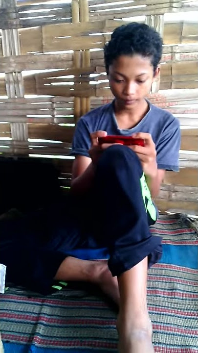 Sedang main coc dan wifian