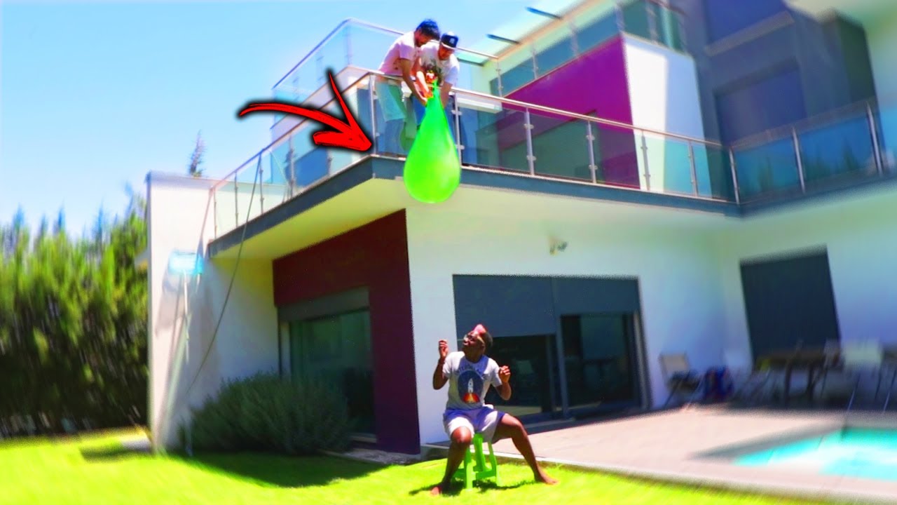 QUEM PERDEU LEVOU COM O BALÃO DE ÁGUA GIGANTE !