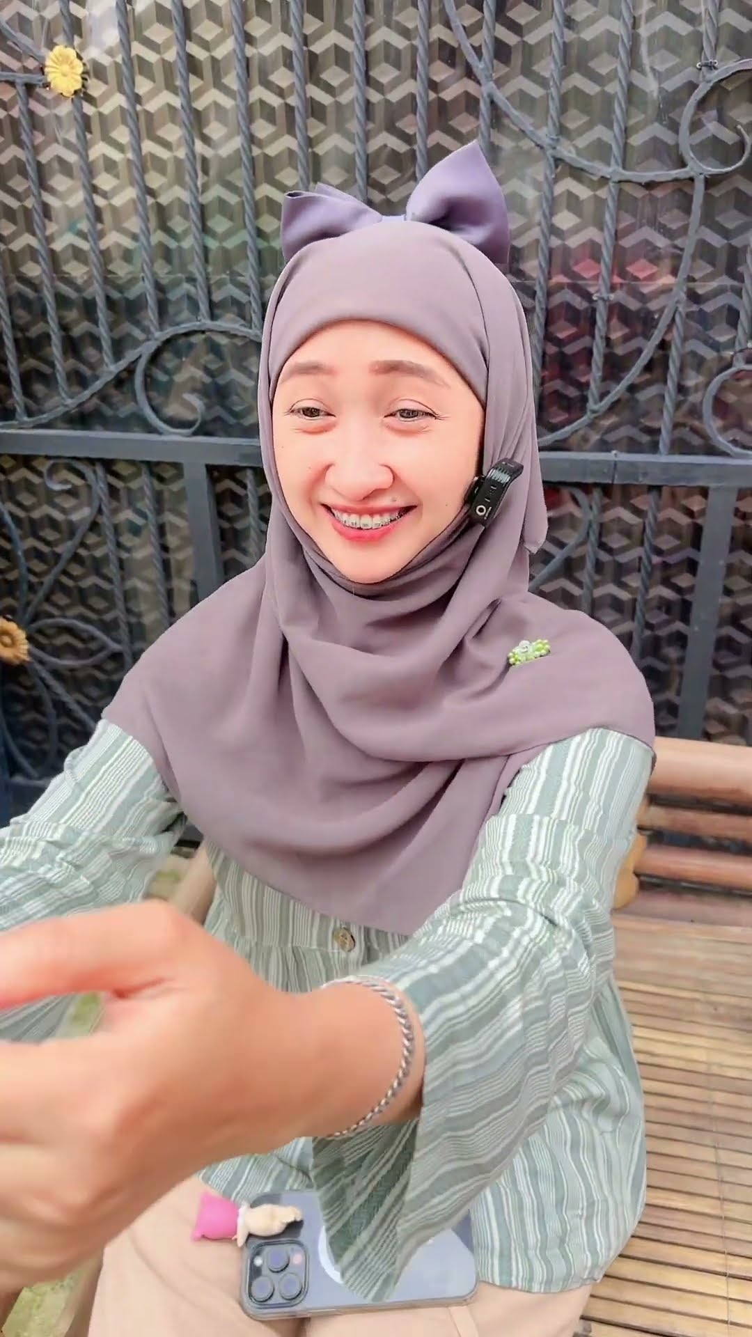 EMAK AJAIB