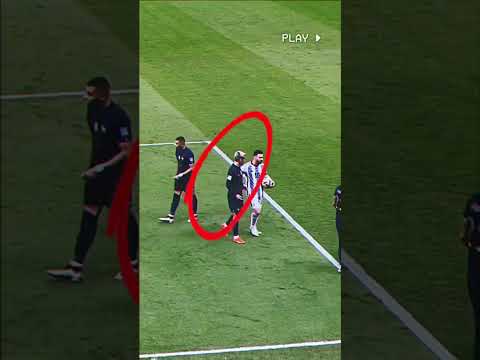 Why Messi refuses to give the Ball to Mbappe and Griezmann ?