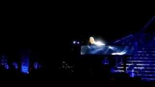 Alicia Keys - Pray For Forgiveness  live @ Verona 2010