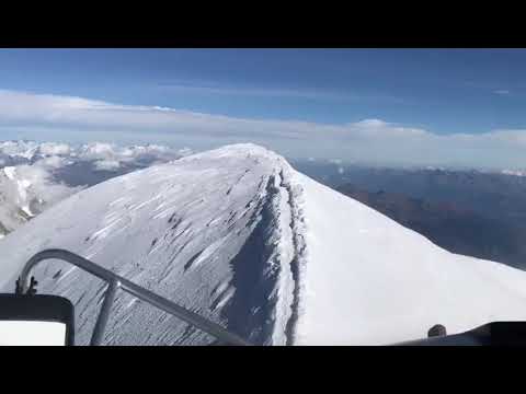 Video: Klimmers Landen Illegaal Het Vliegtuig Op De Mont Blanc