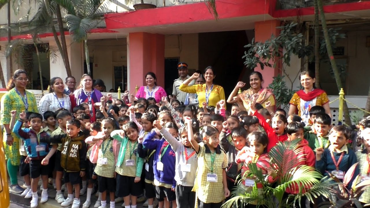 Field Trip to Mulund Police Station by KG Section of Sri Sri Ravishankar Vidya Mandir, Mulund