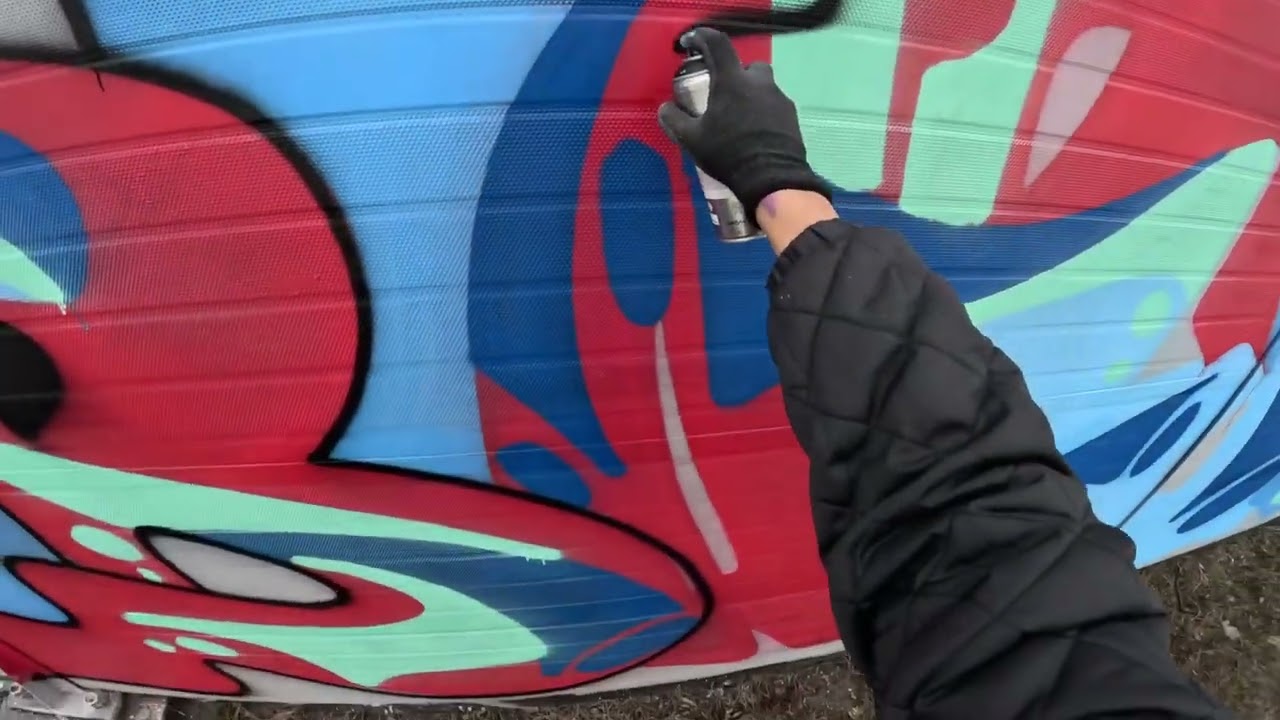 Vandal adventures // Two Colored Graffiti - YouTube