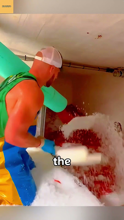 Why Fishermen Dump TONS of Ice Into a Boat ❄️🚢