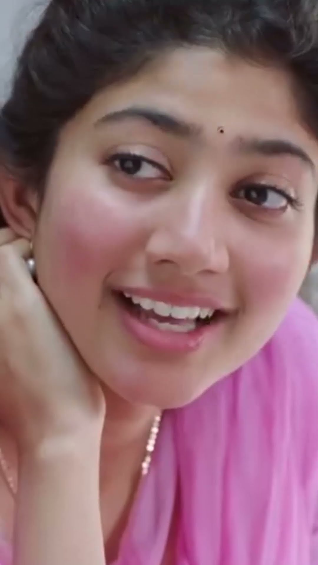 Woh Bhi Konsi Doodh Ki Dhuli Hai #MCA #saipallavi #bhumikachawla #posanikrishnamurali #shorts