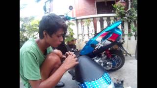 Installing A Brand New Big Carb Manifold On My Dio 2 Zx.