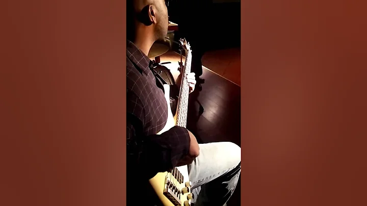 Classic man (cover) : Anthony "JD" Dyal on bass