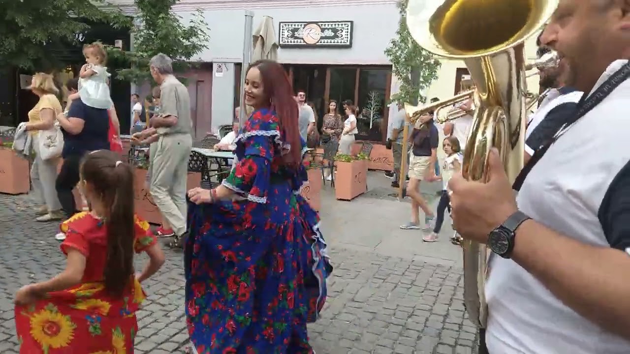 Ina Chiriac și Fanfara de la Cozmești