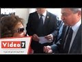 بالفيديو وزير الشباب يغازل ليلى طاهر أنا مش مصدق نفسى إيه الجمال ده 
