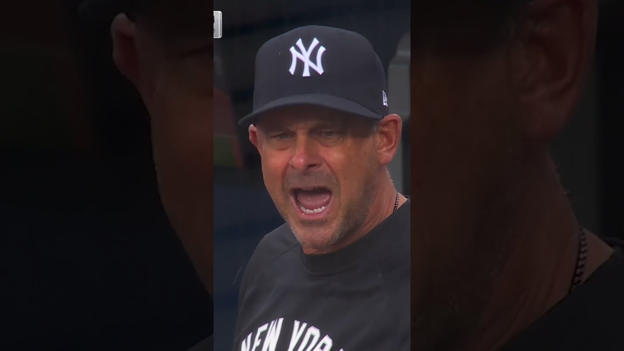 Manny Gonzalez Apologized To Aaron Boone In Between Innings After A Strike Call Mlb