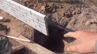 Монтаж складного забора из бетонных плит