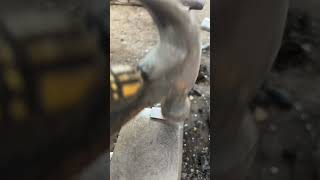 Membentuk alat getah pohon karet dengan benar #blacksmithing #medievalblacksmith