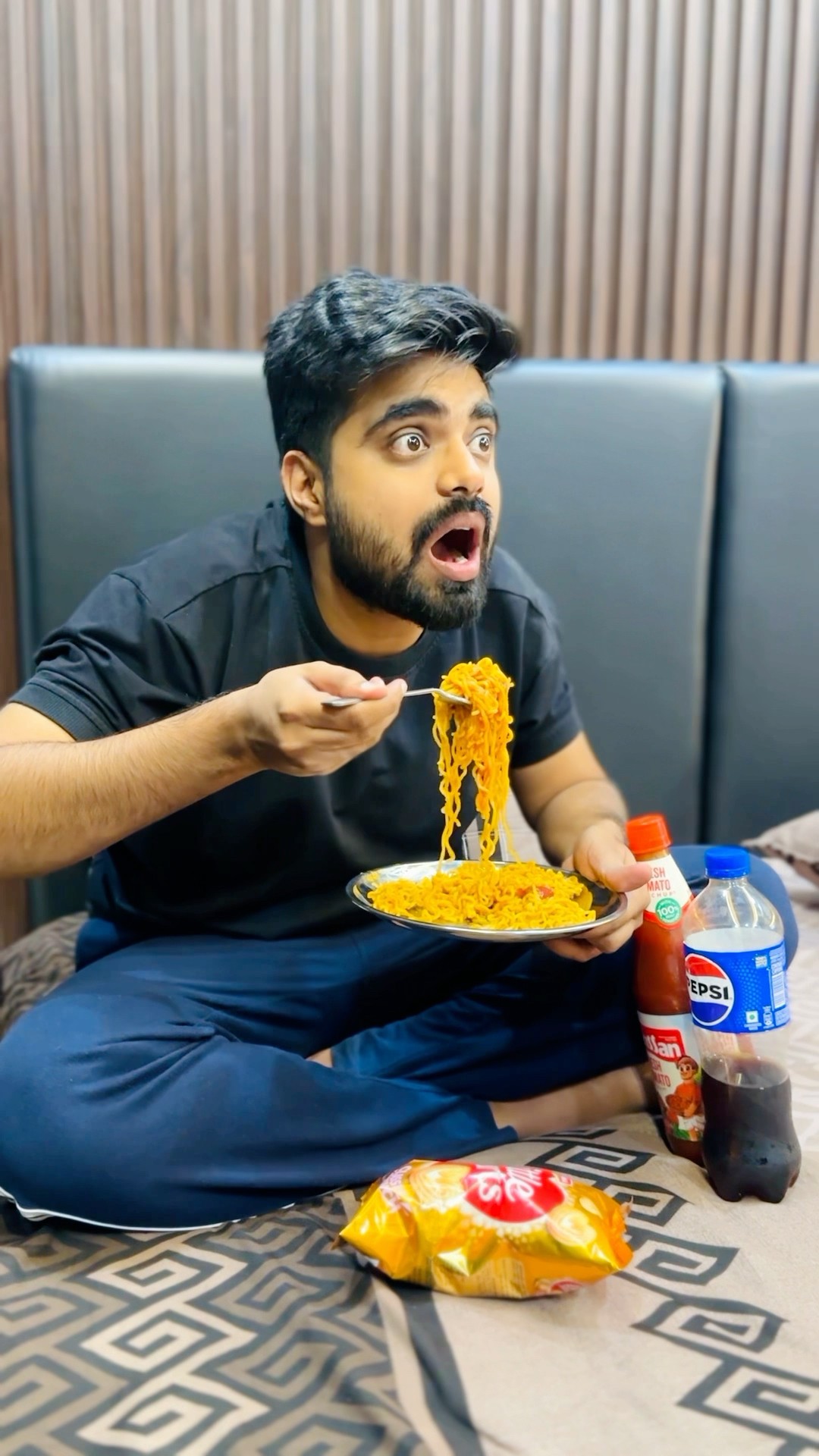 Brother Vs Sister ? Andhere mai maggi khana ? #dushyantkukreja #shorts