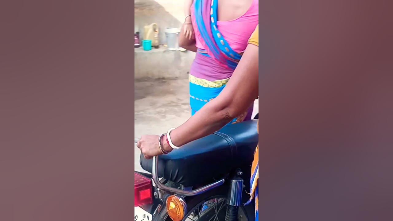 yamaha-rx-100-kickstart-and-hard-revvinng-by-my-mother-viral-trending