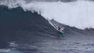 Catching the Wave of a Lifetime at Jaws | Maverick Moments Resimi