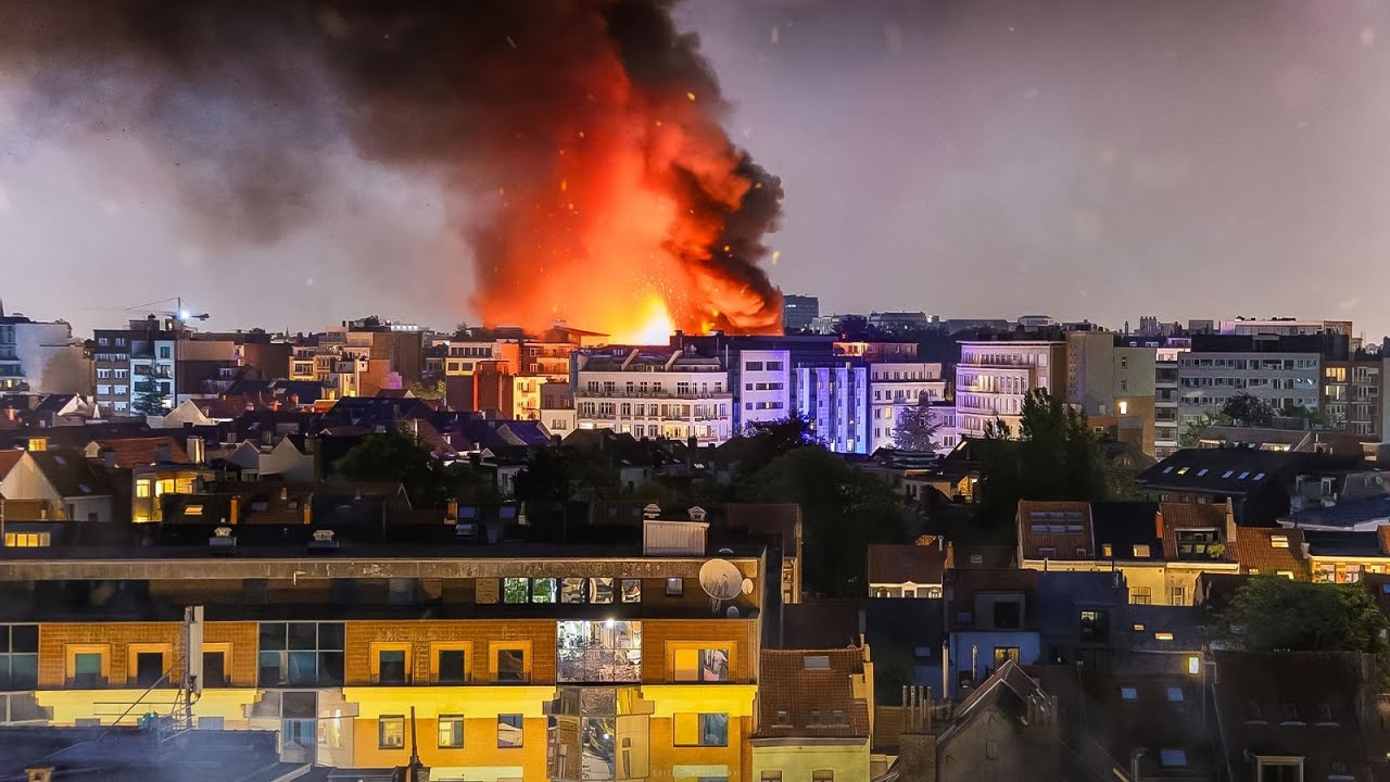 Пожар РЕДКОГО НАСИЛИЯ с МАСШТАБНЫМ ВМЕШАТЕЛЬСТВОМ пожарных 🔥