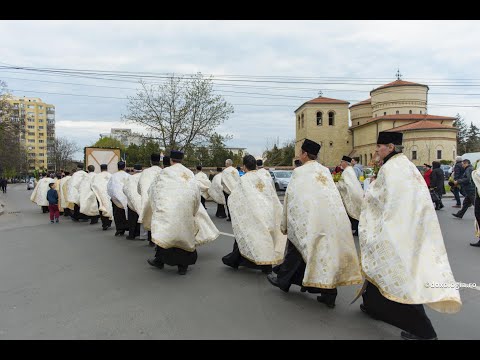 Video: De ce clericii poartă armură?